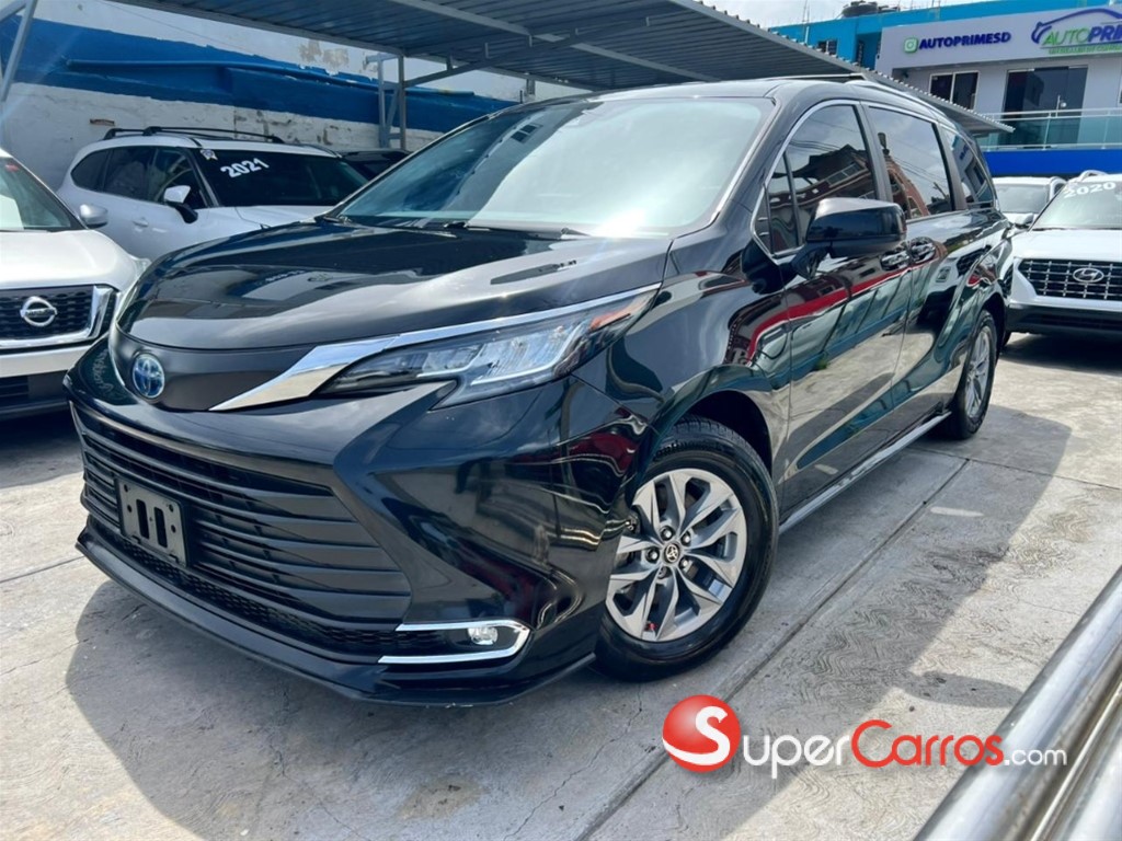 2022 Toyota Sienna LE