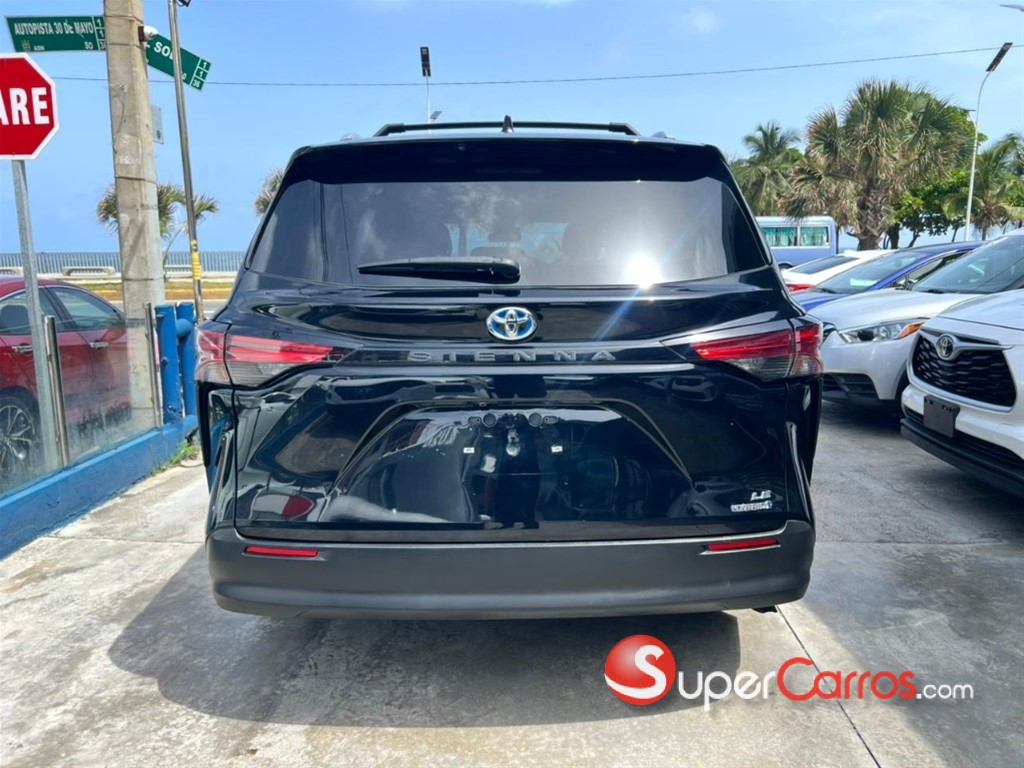 2022 Toyota Sienna LE — foto 2 / 12