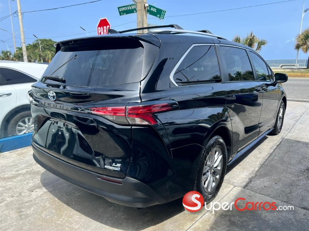 2022 Toyota Sienna LE — foto 3 / 12