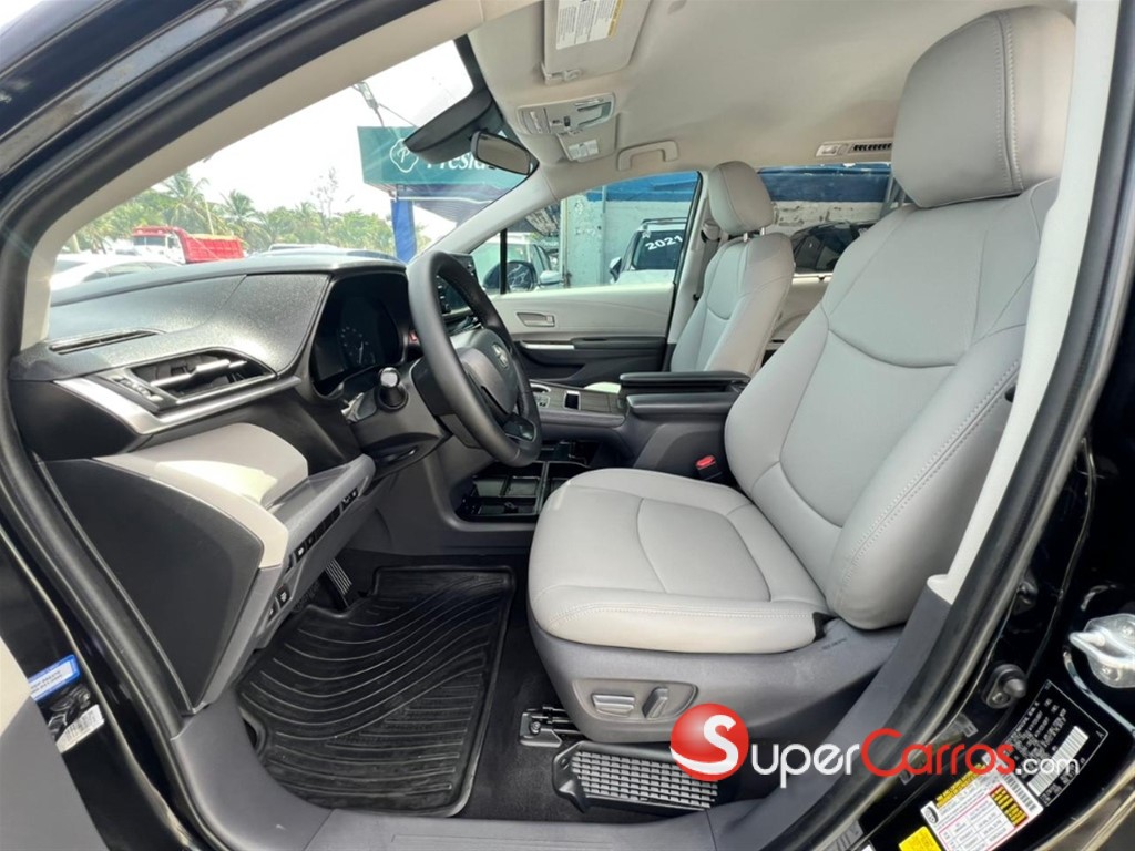 2022 Toyota Sienna LE — foto 6 / 12