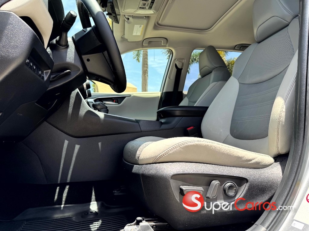 2019 Toyota RAV4 Limited — foto 4 / 12