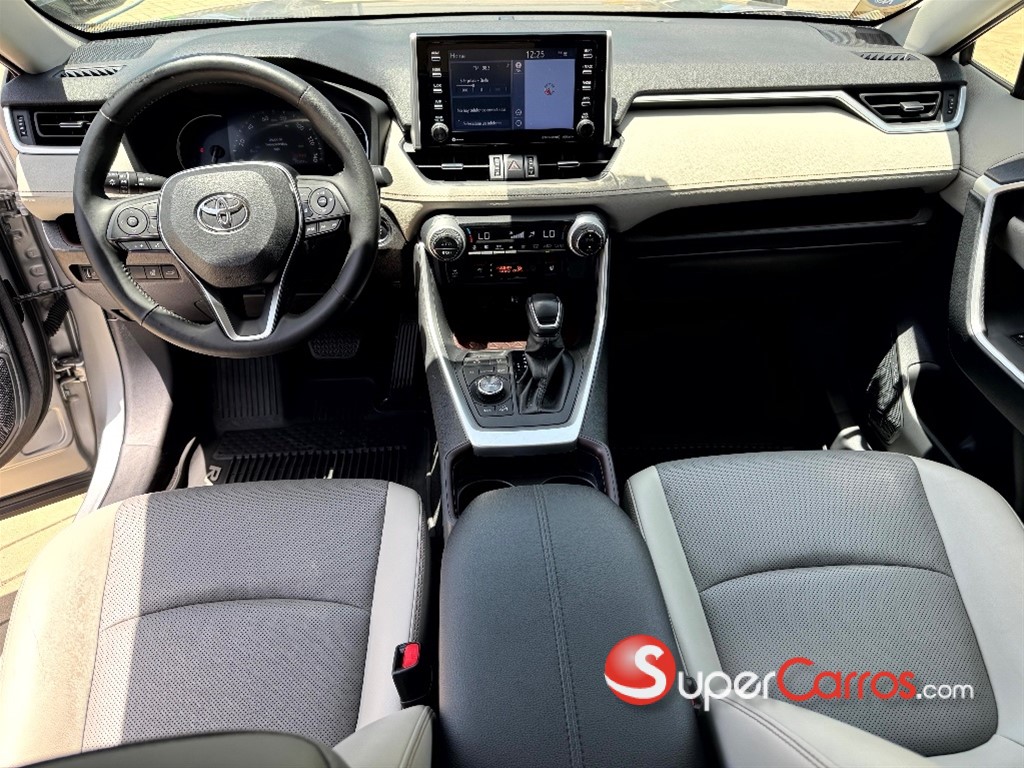 2019 Toyota RAV4 Limited — foto 8 / 12