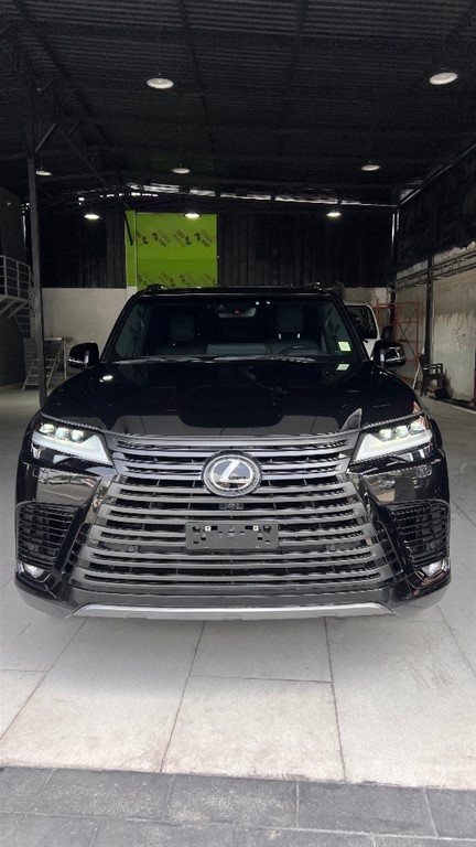 2024 Lexus LX 600 Luxury — foto 2 / 12