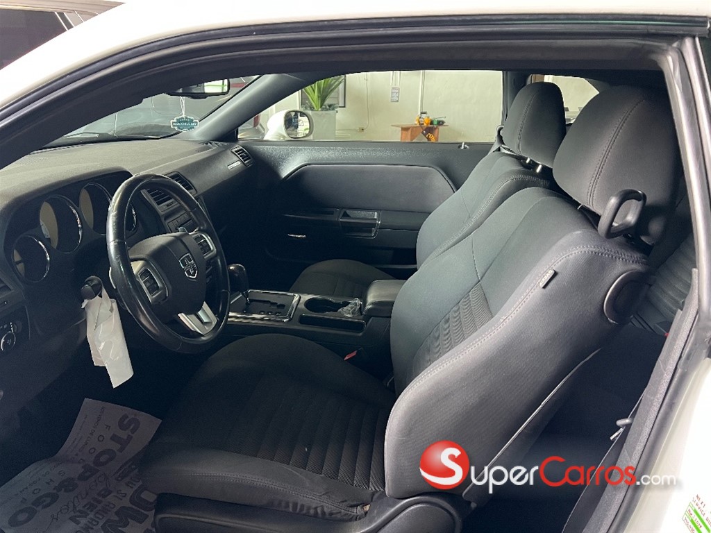 2013 Dodge Charger SXT — foto 8 / 11