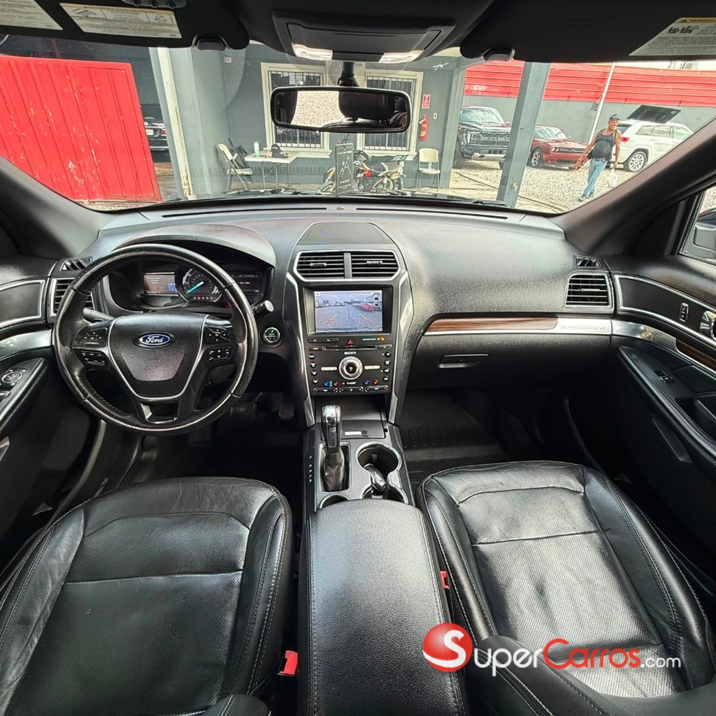 2017 Ford Explorer Limited — foto 8 / 12