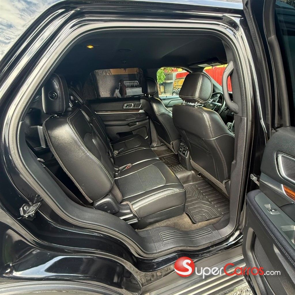 2017 Ford Explorer Limited — foto 10 / 12