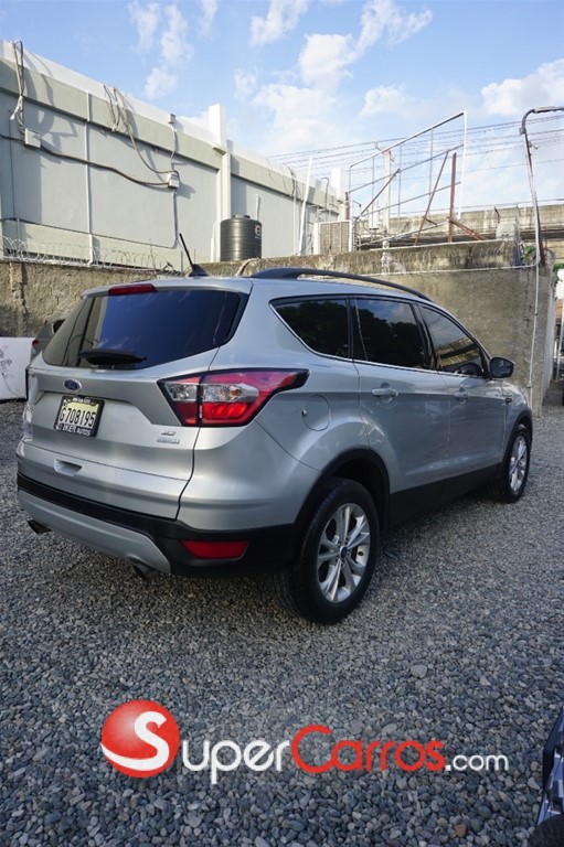 2018 Ford Escape SE — foto 4 / 10