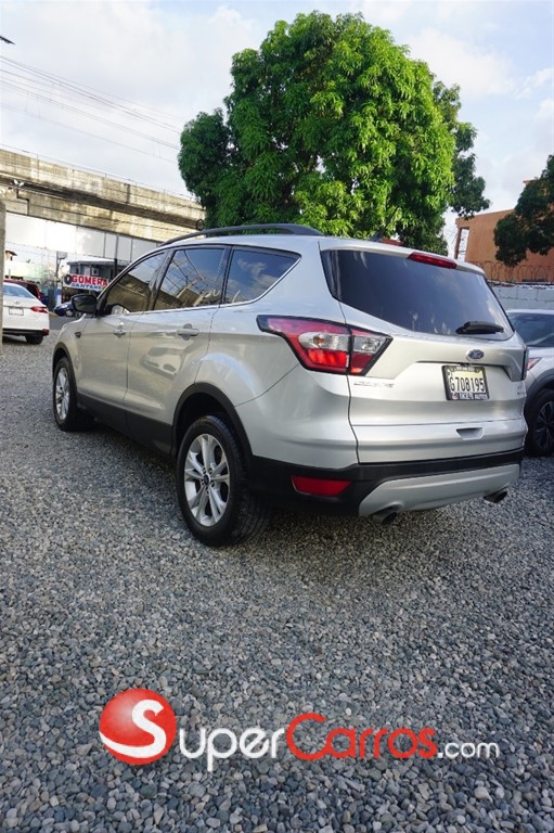 2018 Ford Escape SE — foto 6 / 10