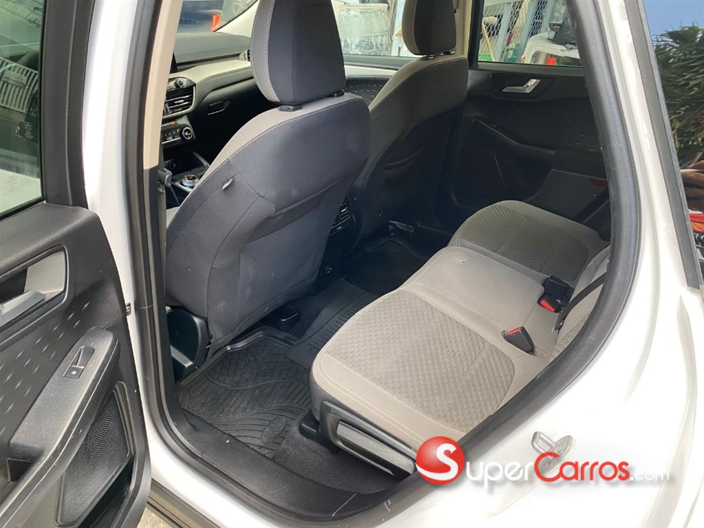 2020 Ford Escape SE — foto 9 / 12