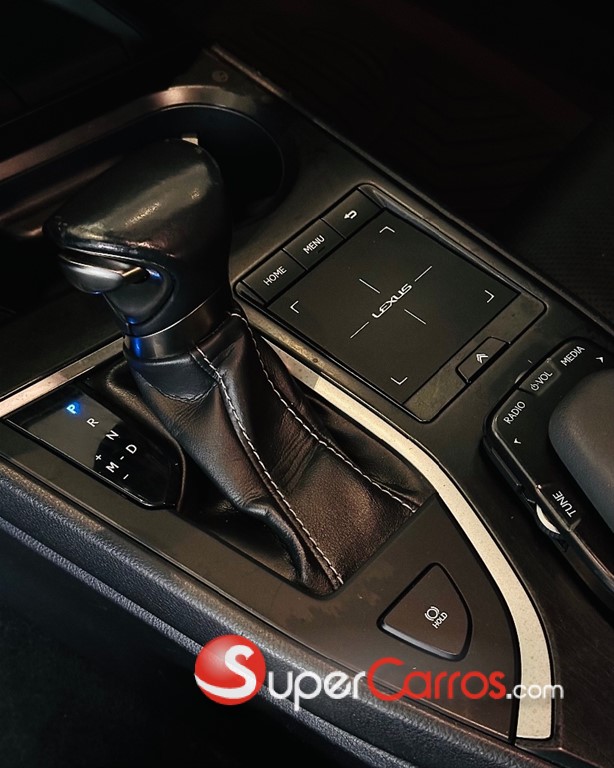 2019 Lexus UX 200 — foto 7 / 12