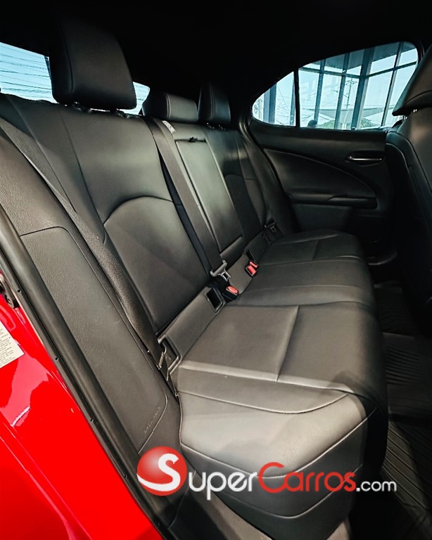 2019 Lexus UX 200 — foto 9 / 12