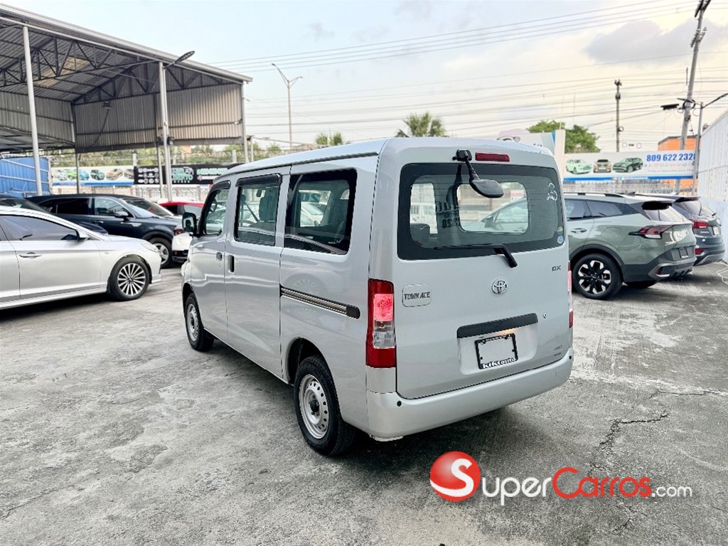 2021 Toyota Town-Ace GL 4WD — foto 4 / 12