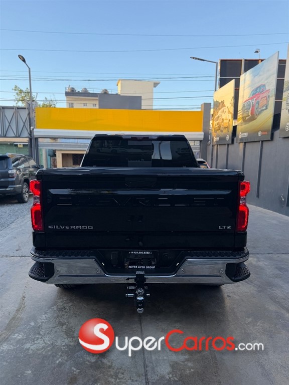 2020 Chevrolet Silverado LTZ — foto 8 / 12