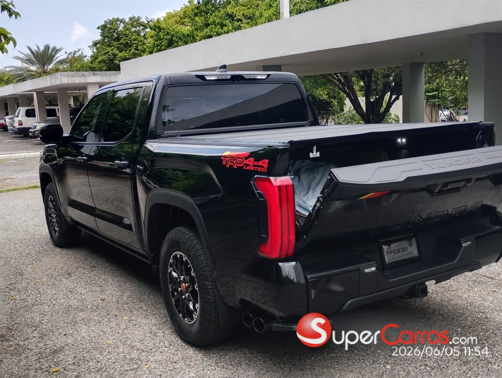 2025 Toyota Tundra Platinum — foto 8 / 12