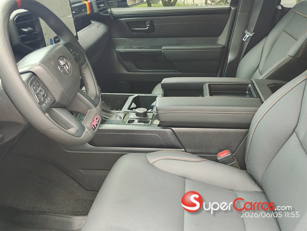 2025 Toyota Tundra Platinum — foto 9 / 12