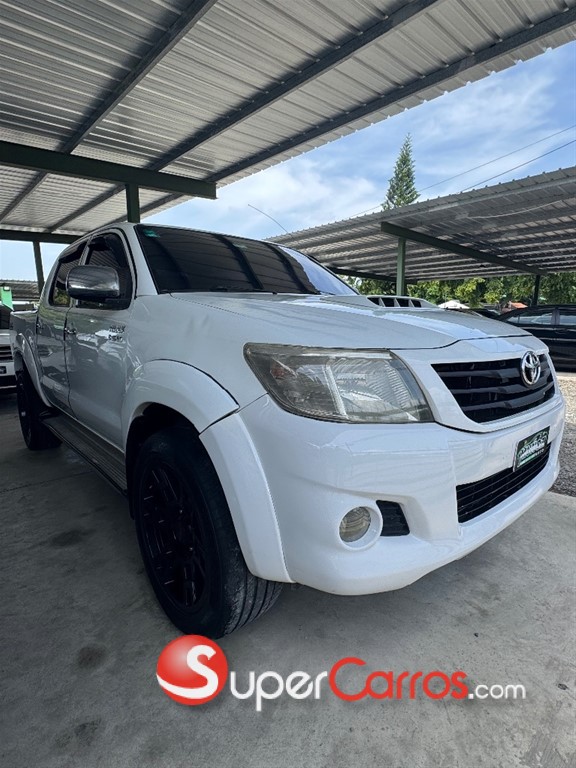 2011 Toyota Hilux SRV — foto 2 / 8