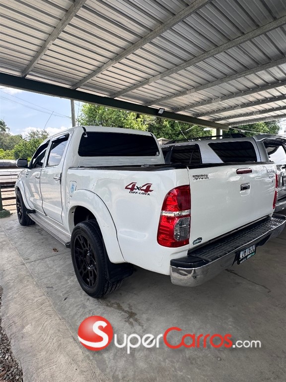 2011 Toyota Hilux SRV — foto 4 / 8