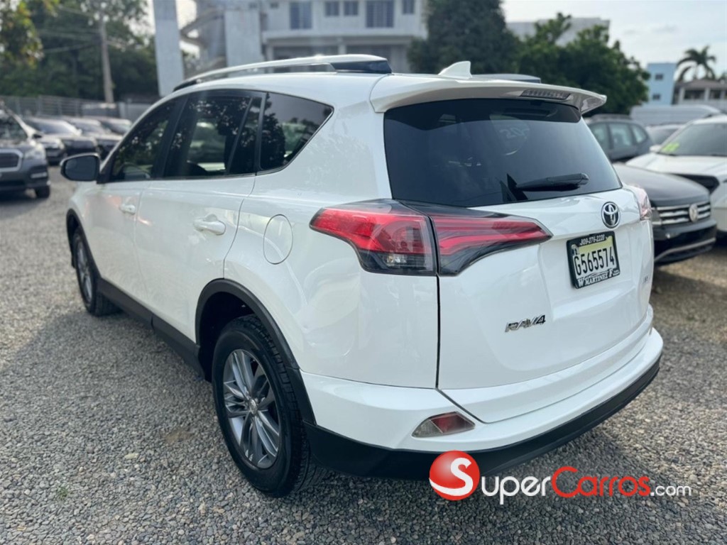 2017 Toyota RAV4 LE — foto 5 / 9
