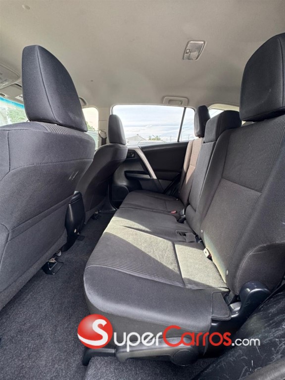 2017 Toyota RAV4 LE — foto 8 / 9