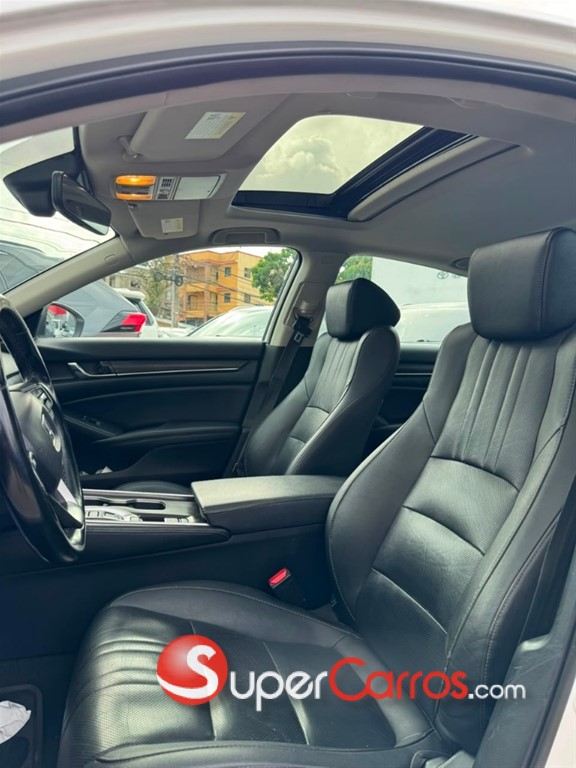 2020 Honda Accord Touring — foto 5 / 8