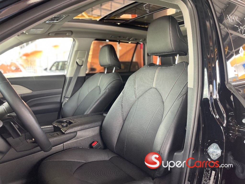 2024 Toyota Grand Highlander Platinum — foto 8 / 12