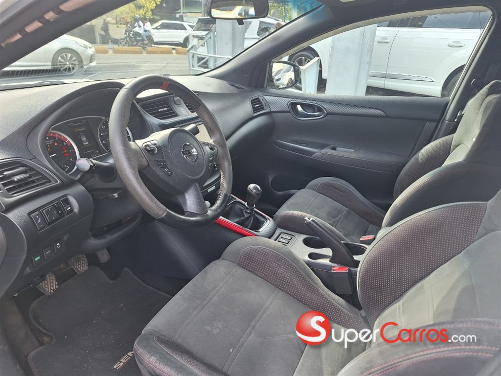 2017 Nissan Sentra SR — foto 4 / 10