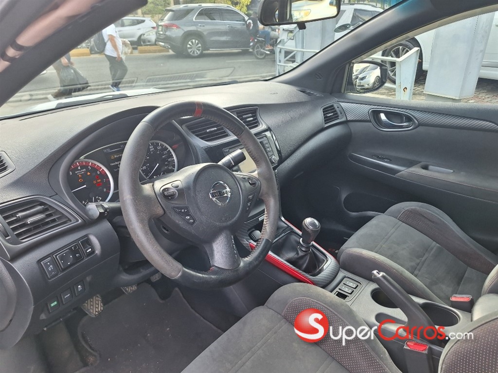 2017 Nissan Sentra SR — foto 5 / 10