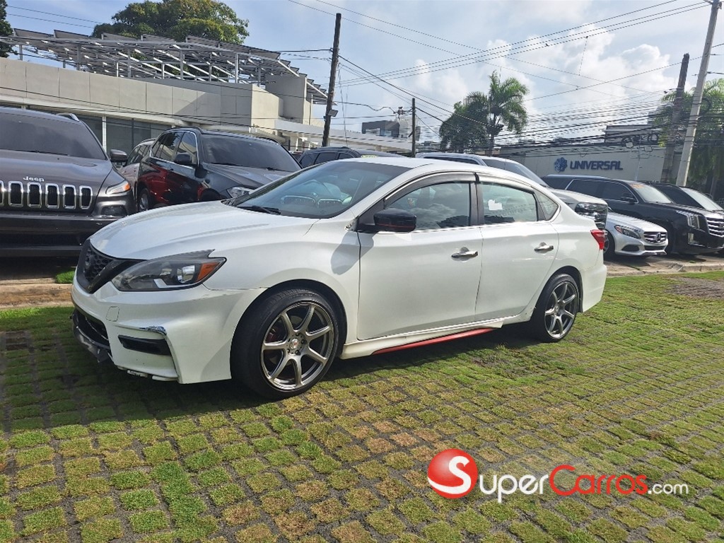 2017 Nissan Sentra SR — foto 8 / 10