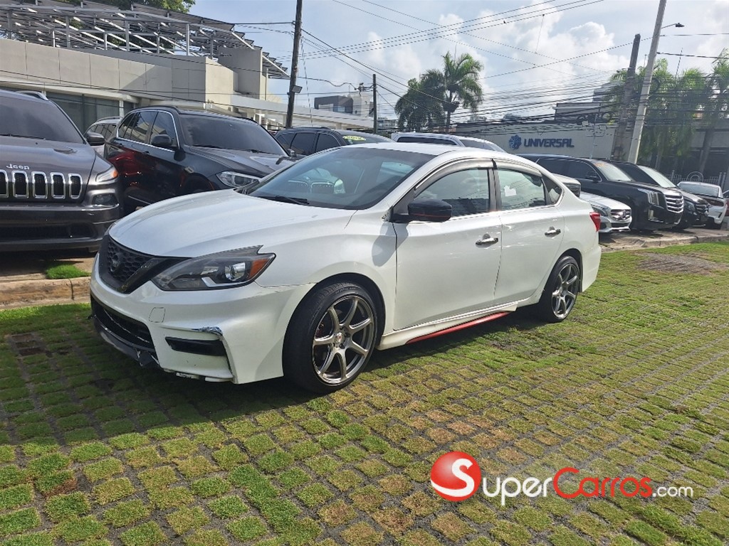 2017 Nissan Sentra SR — foto 9 / 10