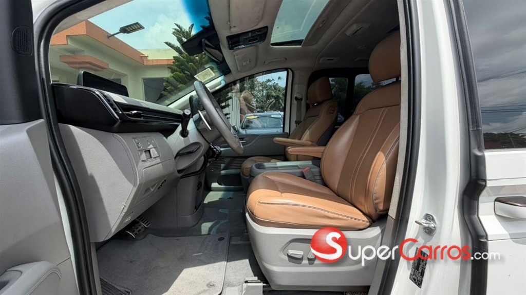 2022 Hyundai Staria — foto 7 / 10