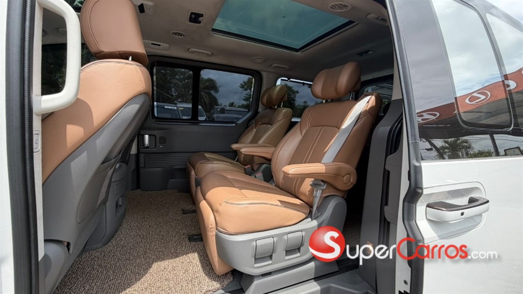 2022 Hyundai Staria — foto 8 / 10