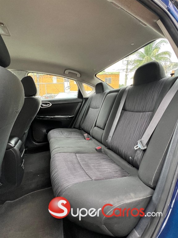 2019 Nissan Sentra SV — foto 8 / 10