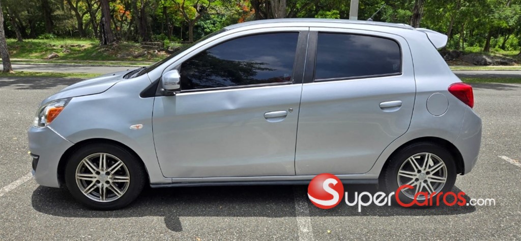 2018 Mitsubishi Motors Mirage ES — foto 6 / 12