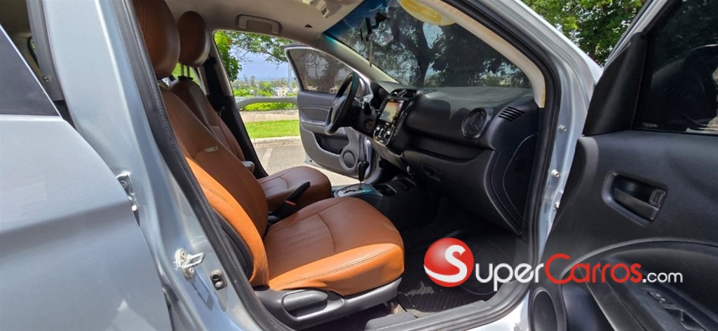 2018 Mitsubishi Motors Mirage ES — foto 8 / 12