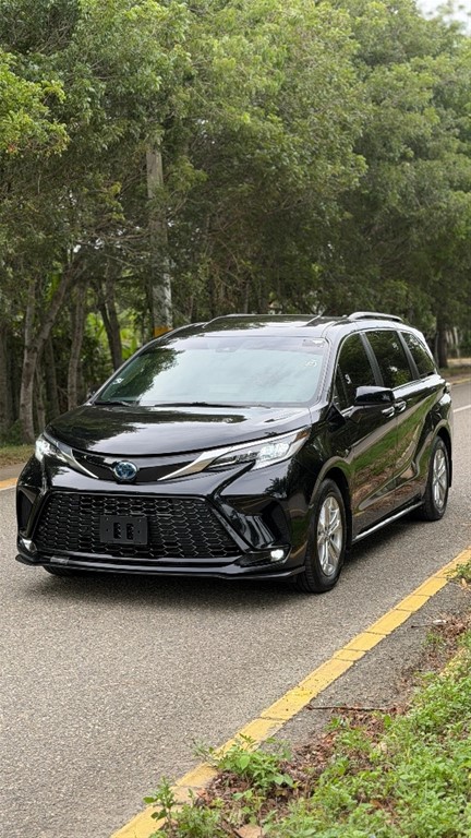 2023 Toyota Sienna XSE