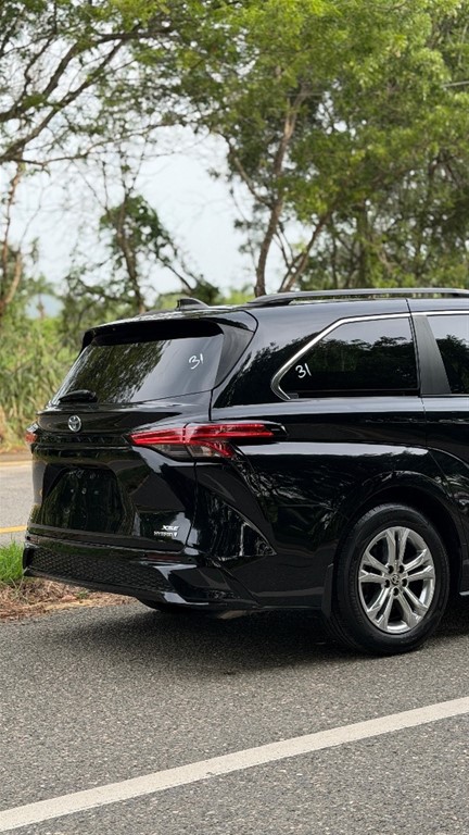 2023 Toyota Sienna XSE — foto 8 / 11