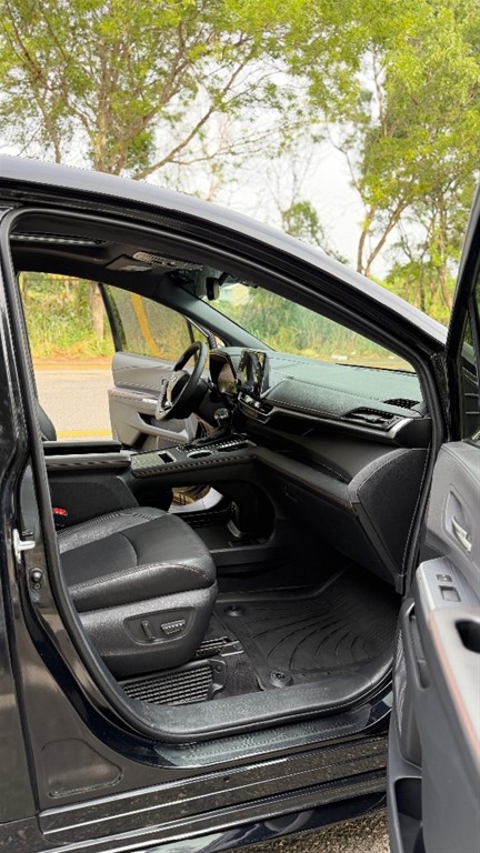 2023 Toyota Sienna XSE — foto 10 / 11