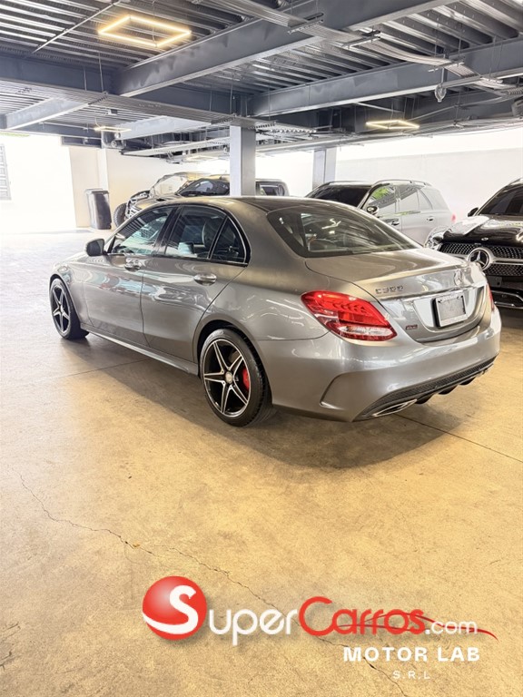 2017 Mercedes-Benz Clase C 300 AMG 4Matic — foto 2 / 9