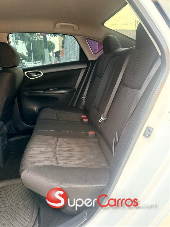 2017 Nissan Sentra SV — foto 6 / 10