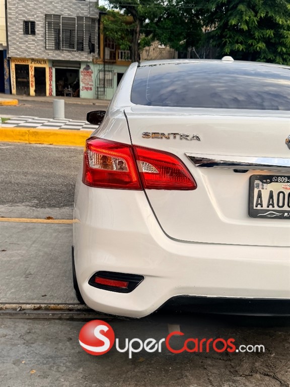 2017 Nissan Sentra SV — foto 10 / 10