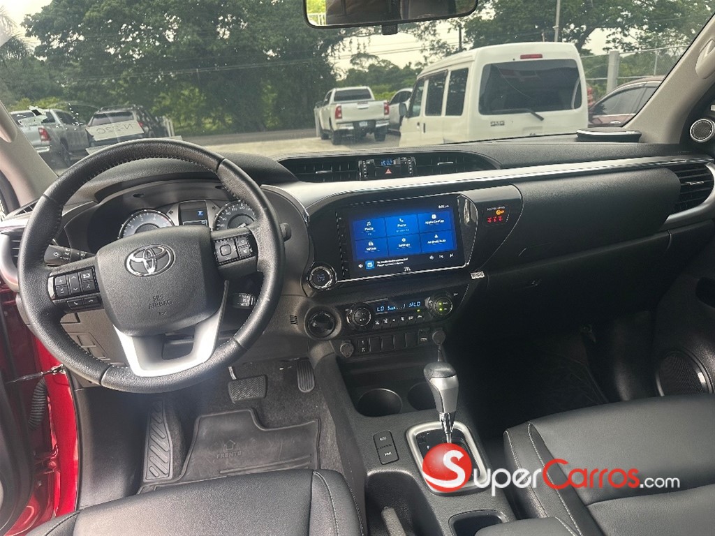 2025 Toyota Hilux SRX — foto 9 / 11