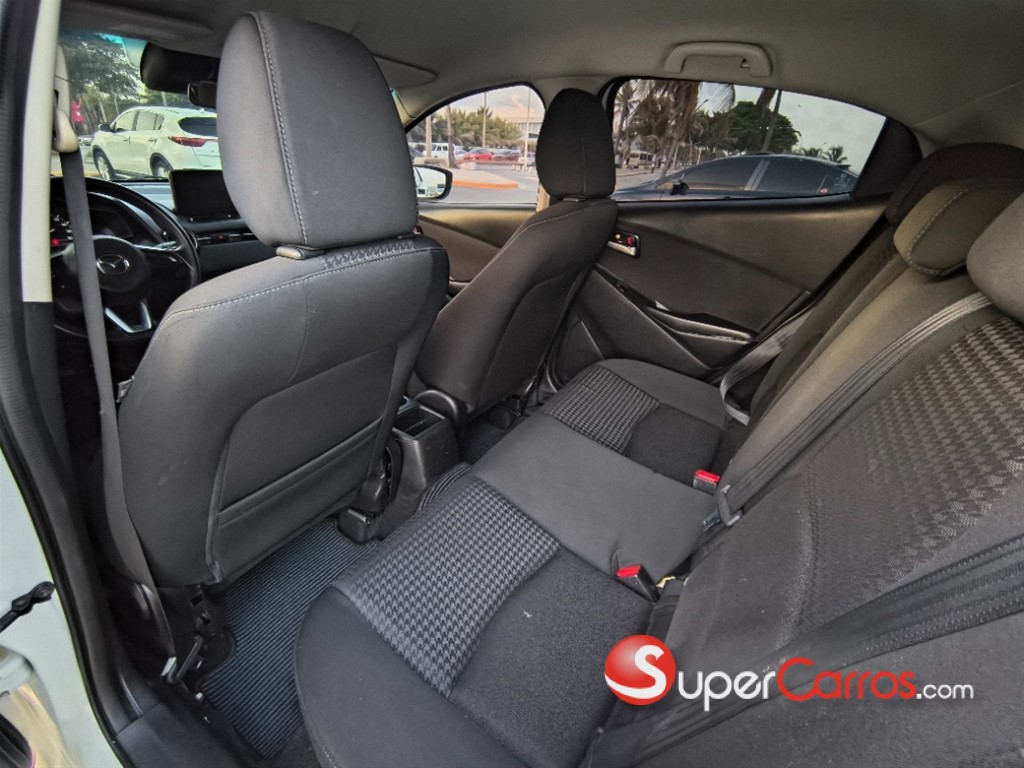 2018 Mazda Demio — foto 7 / 12