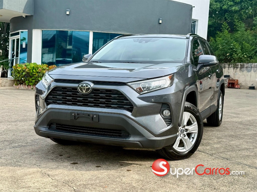 2020 Toyota RAV4 XLE