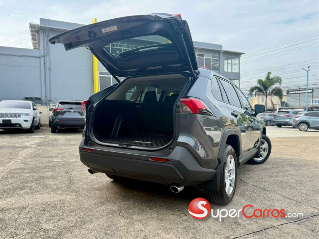 2020 Toyota RAV4 XLE — foto 4 / 11