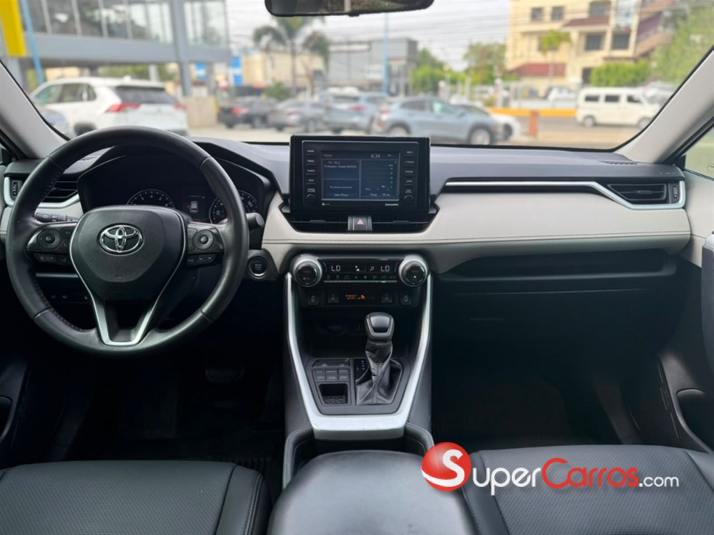 2020 Toyota RAV4 XLE — foto 9 / 11