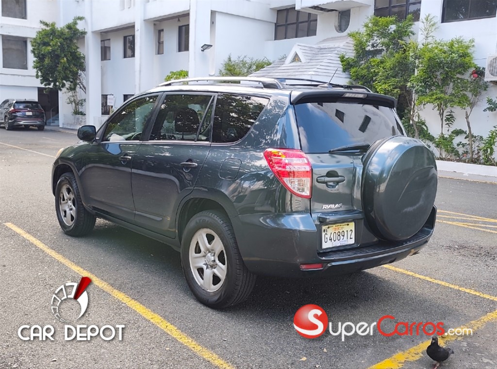 2012 Toyota RAV4 LE — foto 4 / 12