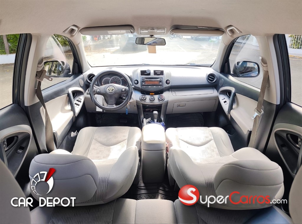 2012 Toyota RAV4 LE — foto 5 / 12