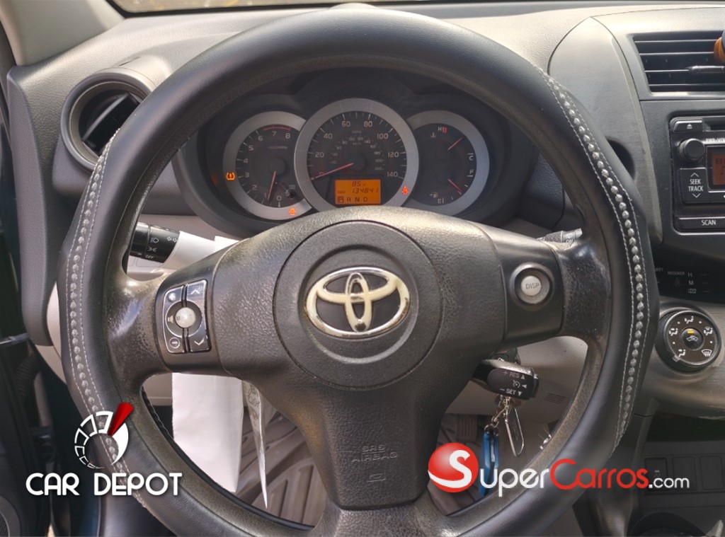 2012 Toyota RAV4 LE — foto 7 / 12