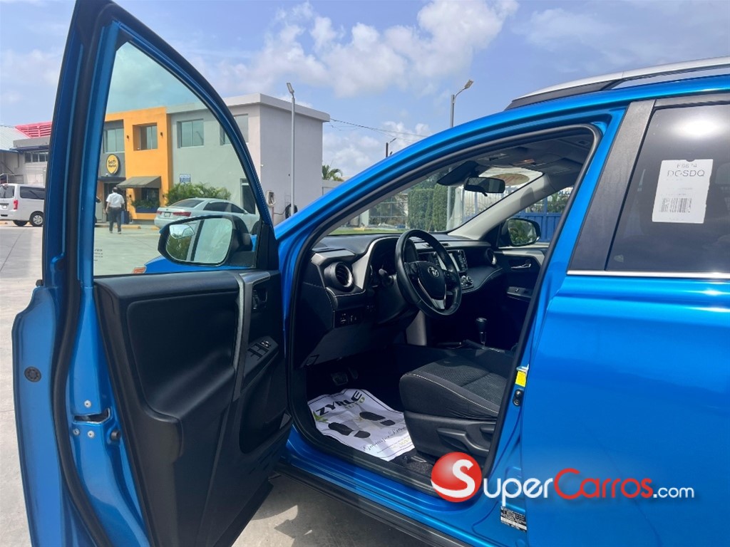 2016 Toyota RAV4 XLE PLUS — foto 7 / 11