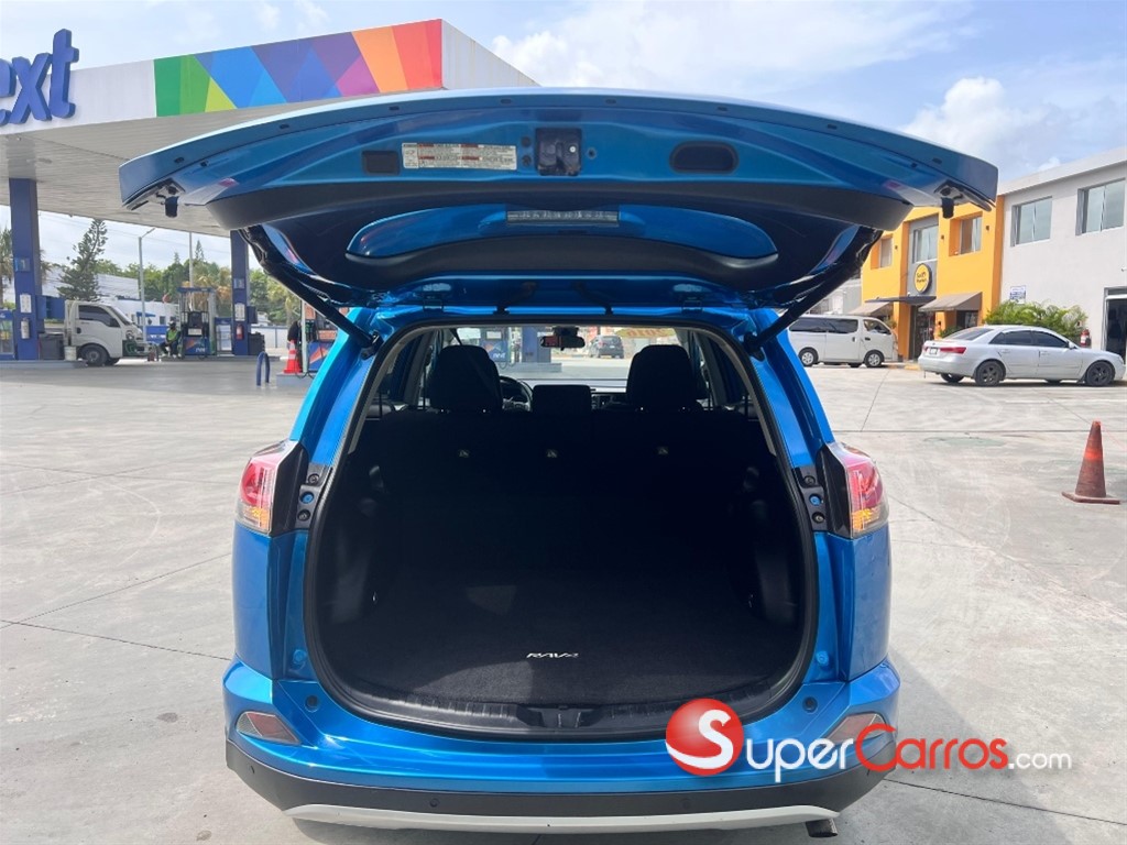2016 Toyota RAV4 XLE PLUS — foto 9 / 11